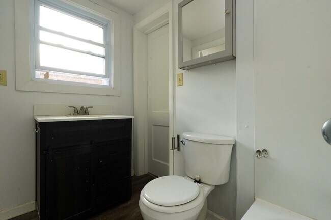 Building Photo - 2309 Tilbury Ave