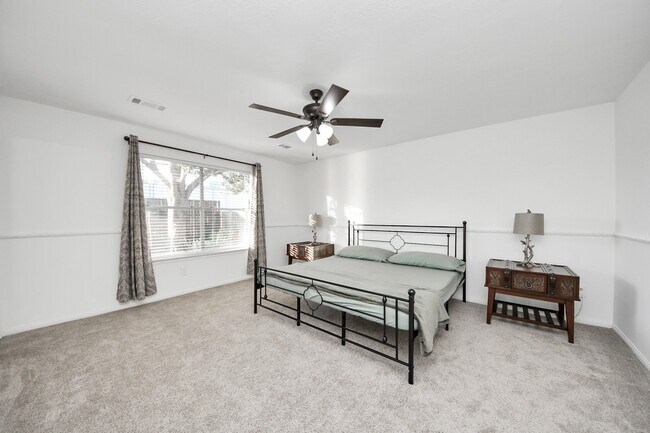 Building Photo - 20403 Blue Juniper Dr