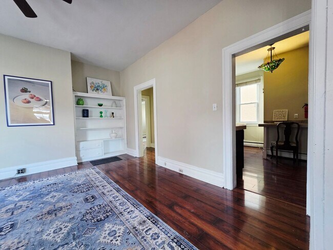 Building Photo - 20 Walnut St