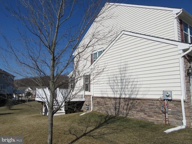 Building Photo - 1305 Madison Ln