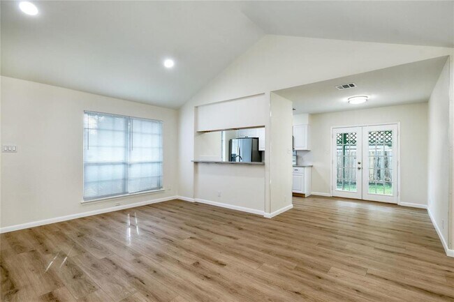 Building Photo - 107 Nicole Cove