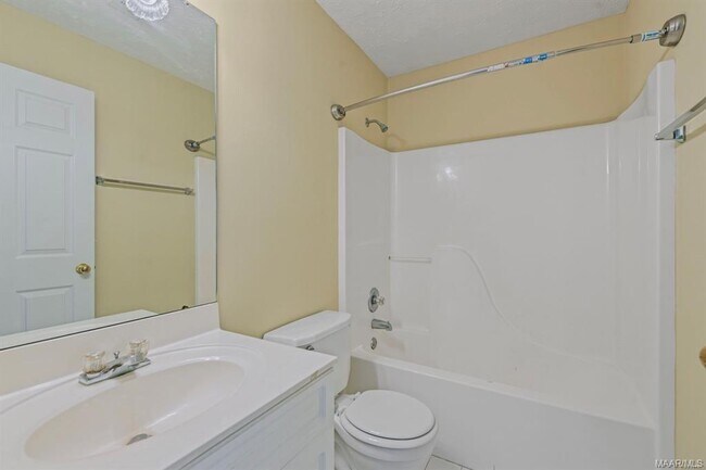 Building Photo - 8990 Stoneridge Pl
