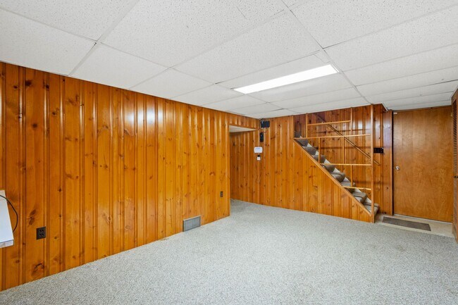 Building Photo - AVAILABLE JULY 1ST!! GORGEOUS 3 BED / 2 BATH HOME IN PENN HILLS!