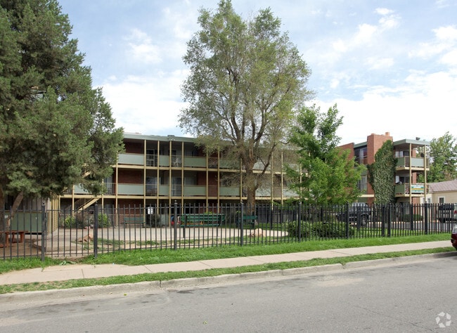 Building Photo - The Bostonian Apartments
