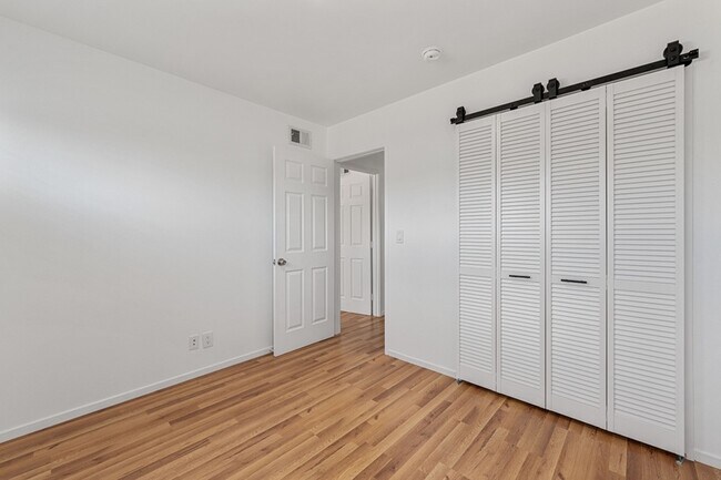 Building Photo - 3923 W 178th St
