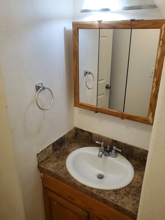 Building Photo - 680 Moonlite Dr