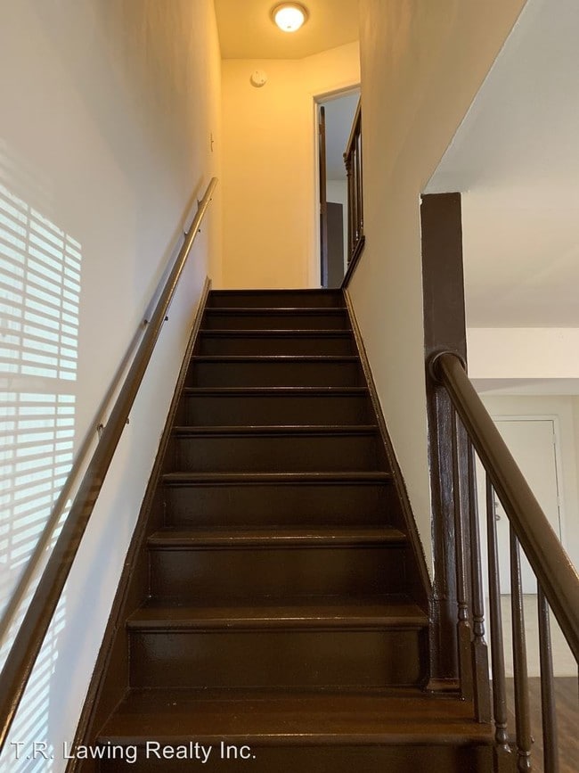 Building Photo - 1 Chesterfield Ct