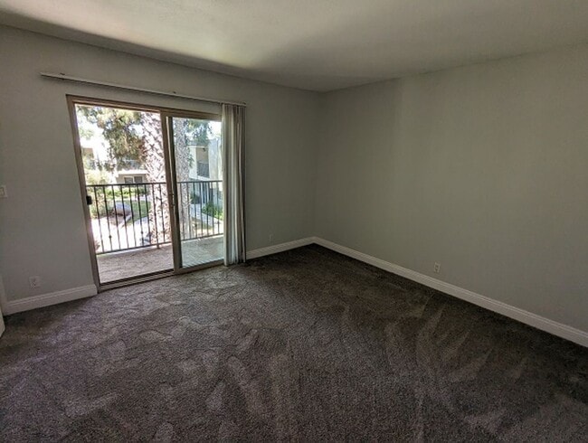 Building Photo - 2 bedroom, 1.5 bathroom Townhome in El Cajon