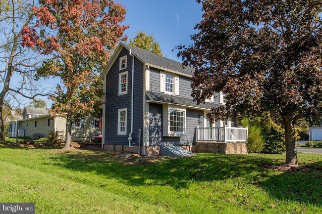 Building Photo - 766 Sergeantsville Rd