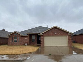 Building Photo - Great 4 Bedroom in Cooper District