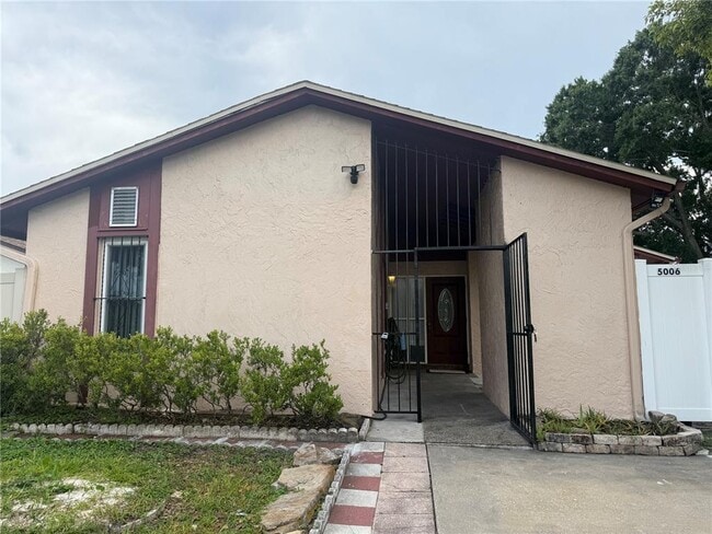Building Photo - 5006 Parkhill Dr