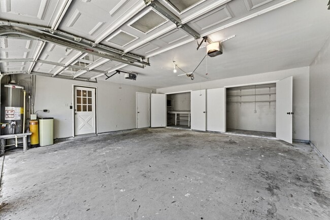 Building Photo - 18 Panorama Dr