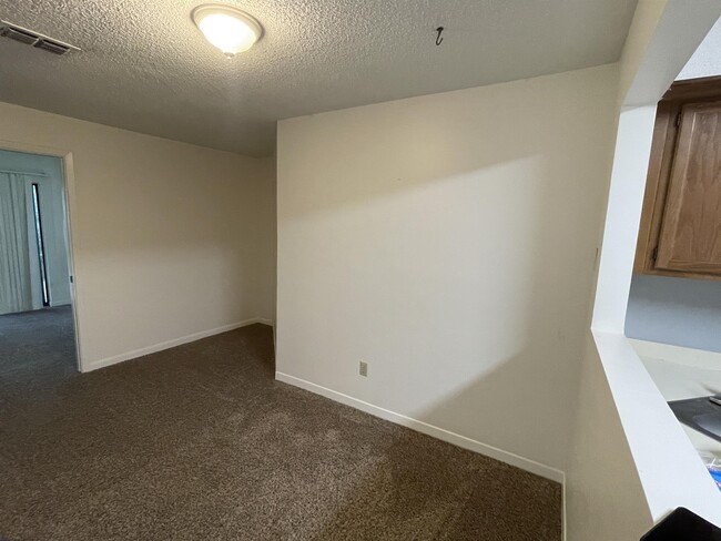 Building Photo - 55 Bay Dr