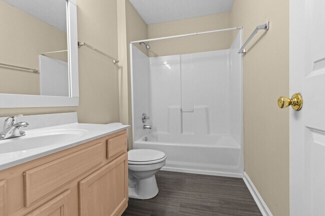 Building Photo - SPECIAL! $1,650 MONTHLY FOR A 6 MONTH LEASE!