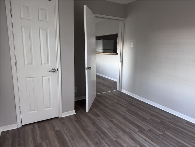 Building Photo - 600 St Lawrence River Rd