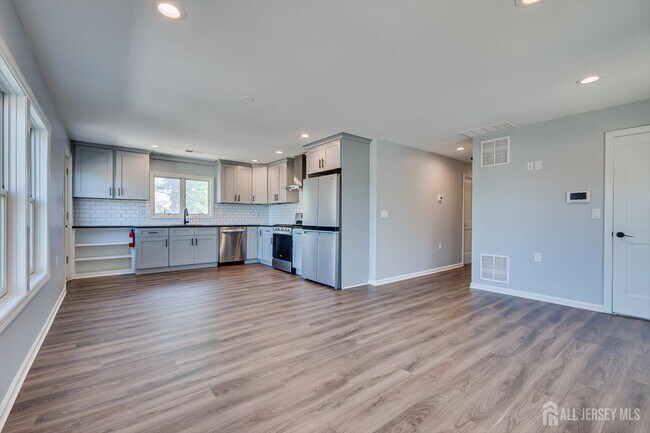 Building Photo - 4 Wilcox Ave