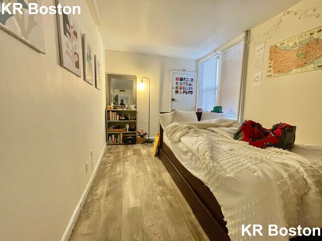 Building Photo - 1139 Commonwealth Ave