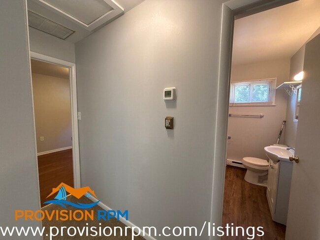 Building Photo - 322 Creek Blvd