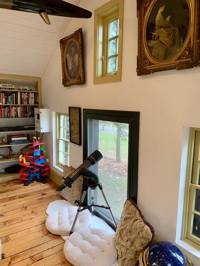 Building Photo - 1357 Canal Rd