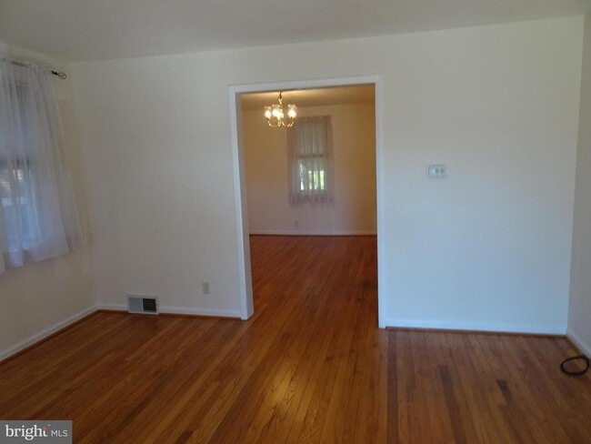 Building Photo - 617 South St