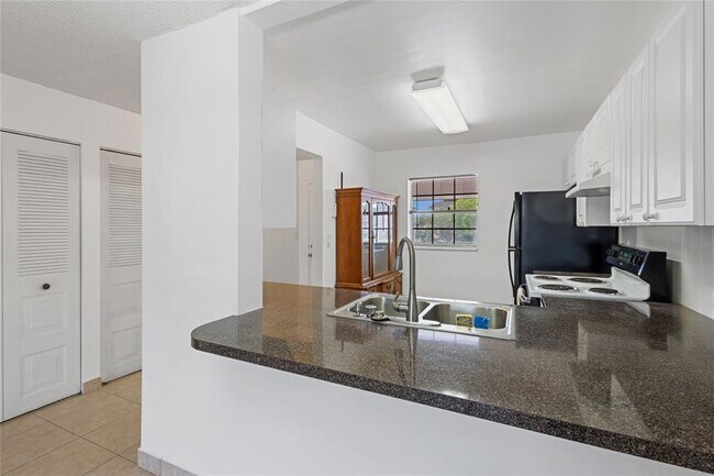 Building Photo - 3250 NW 85th Ave