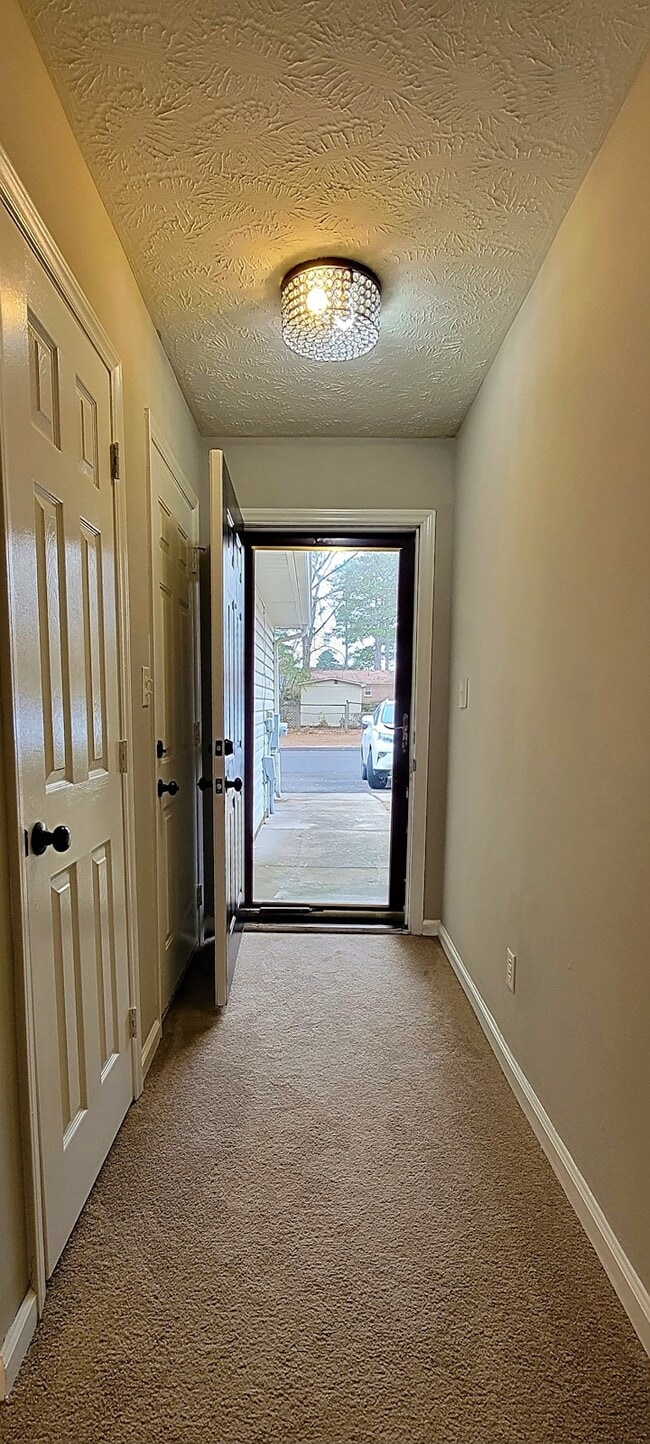 Building Photo - 513 Lumberly Ln