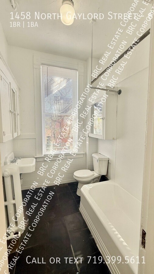 Building Photo - 1458 N Gaylord St