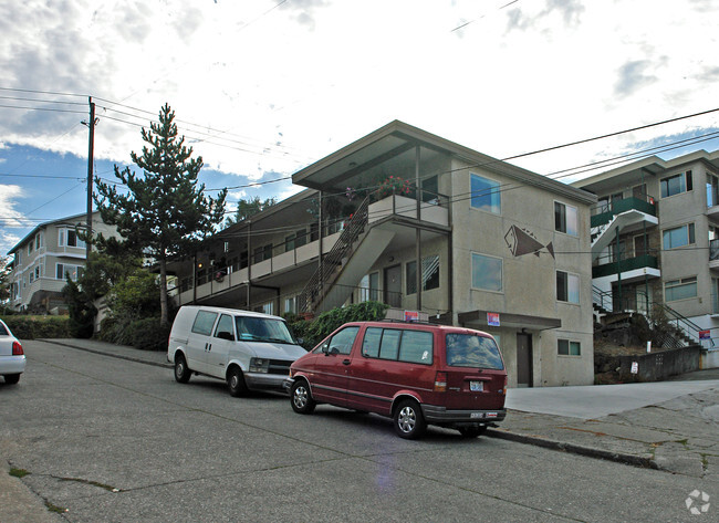 Building Photo - Pandora Apartments