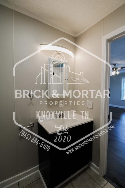 Building Photo - 1737 Lively Rd