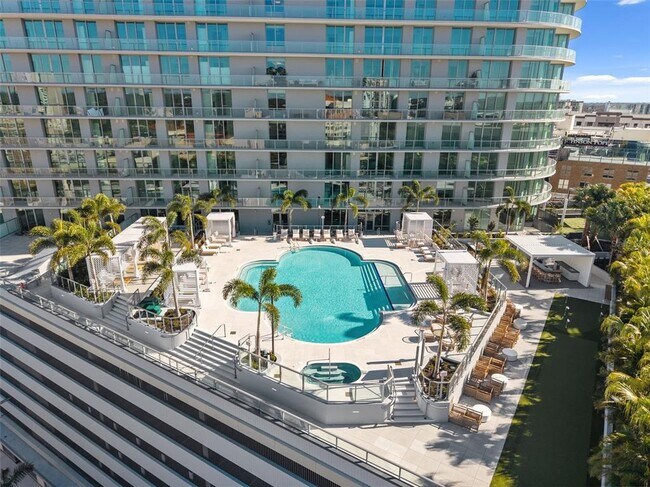 Building Photo - 400 Central Ave