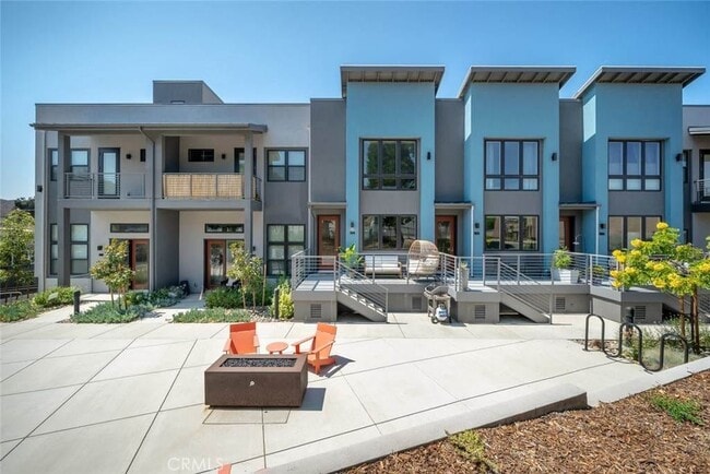 Building Photo - 2478 Victoria Ave