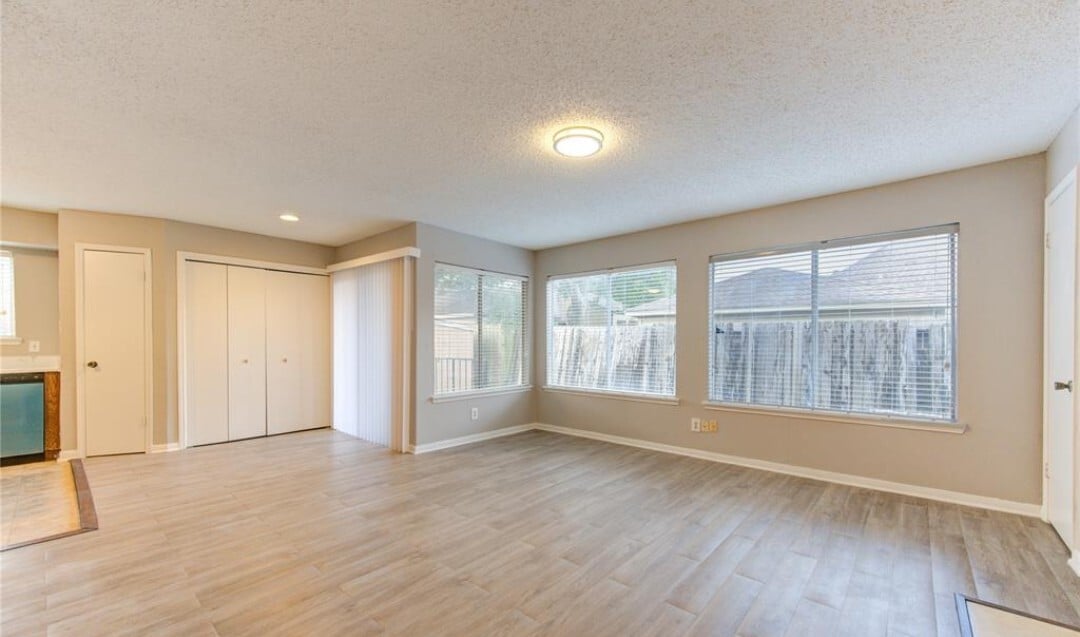 Building Photo - 12200 Overbrook Ln