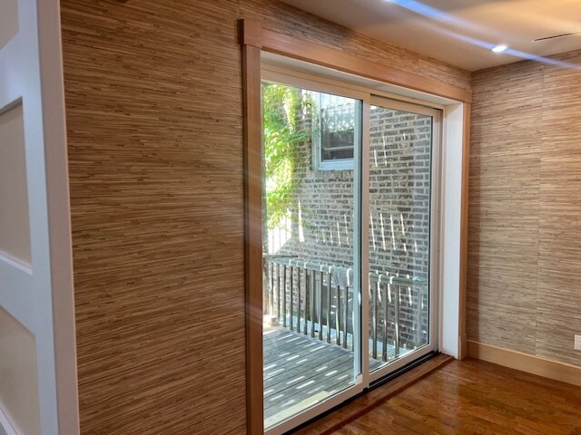 Master Sliding Patio Doors to private patio - 1102 N Wolcott Ave