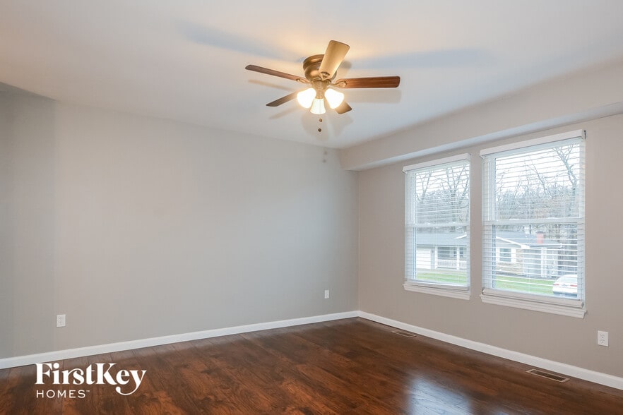 Building Photo - 22 Oak Forest Dr