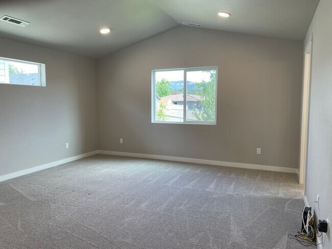 Building Photo - 1131 Rutherford Dr