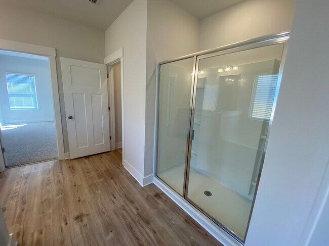 Building Photo - 3398 Southwind Dr