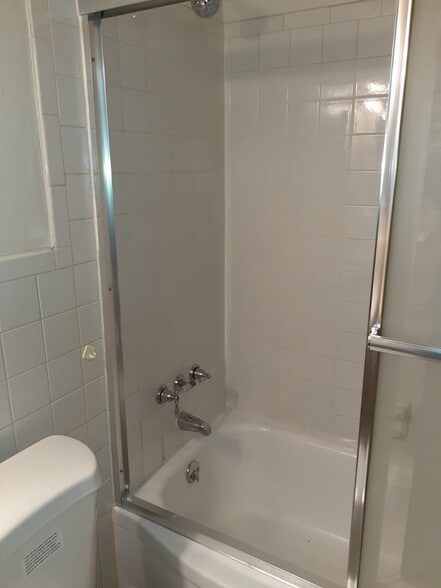 Building Photo - 2514 Telegraph Rd