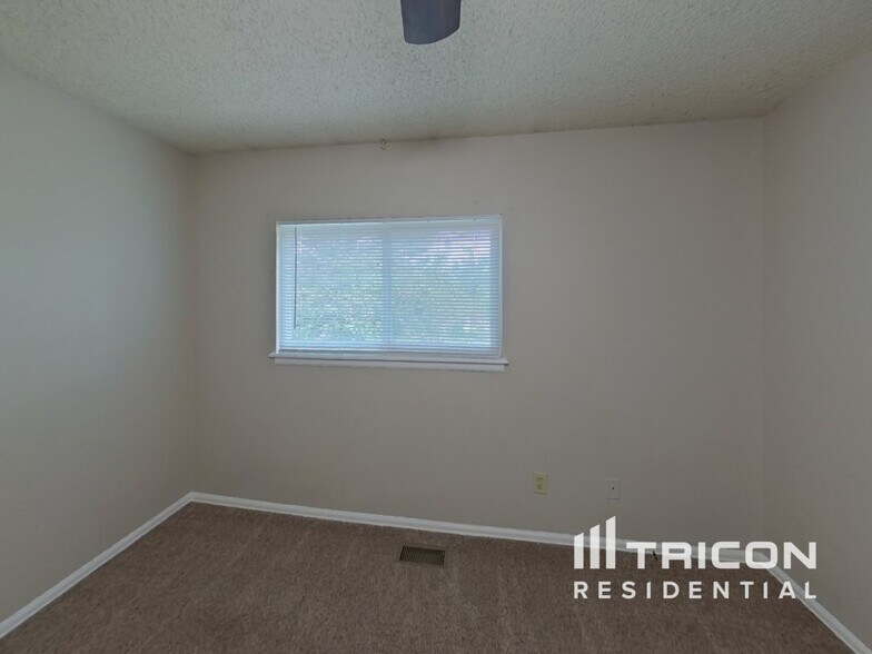 Building Photo - 3009 W 127th Ave