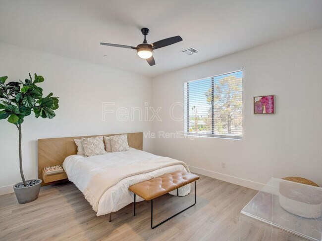 Building Photo - 775 W Coolidge St