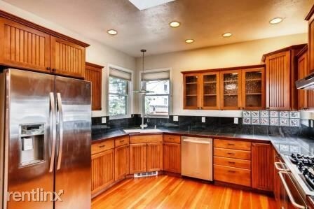 Building Photo - 1346 N Williams St