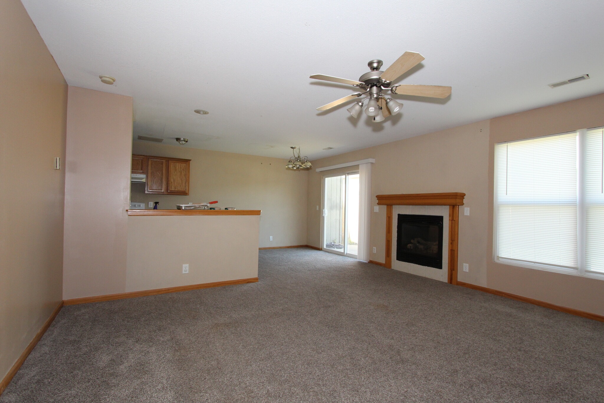Building Photo - 917 Jackalope Ct