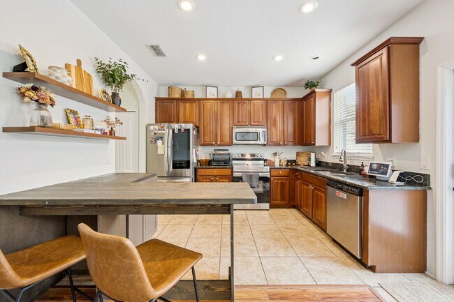 Building Photo - 13252 Silver Strand Falls Dr