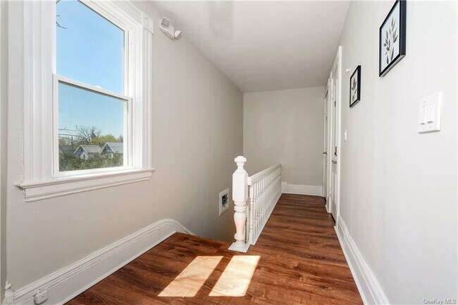 Building Photo - 301 Union Ave