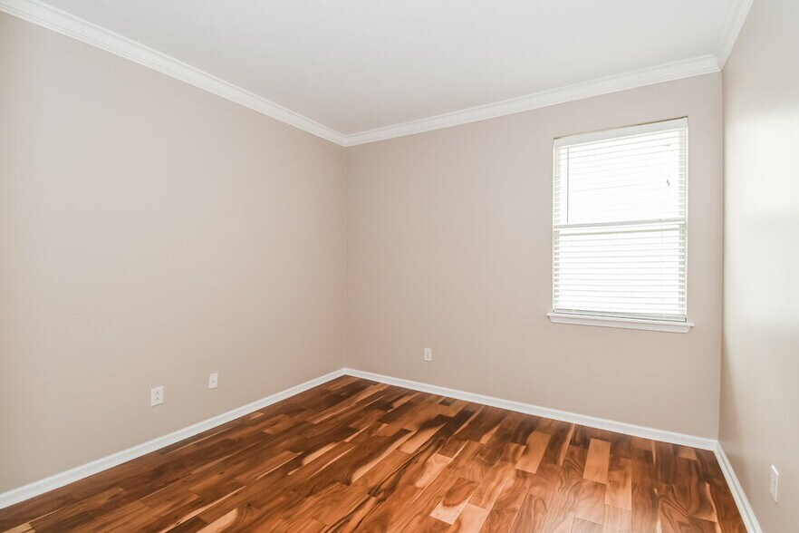 Building Photo - 291 N Hidden Tree Dr