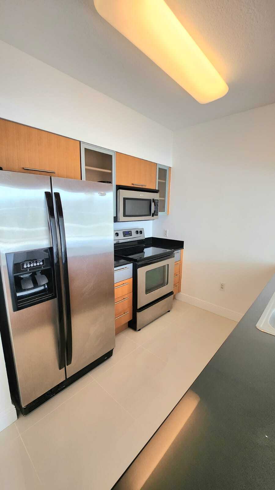 Building Photo - 1750 N Bayshore Dr