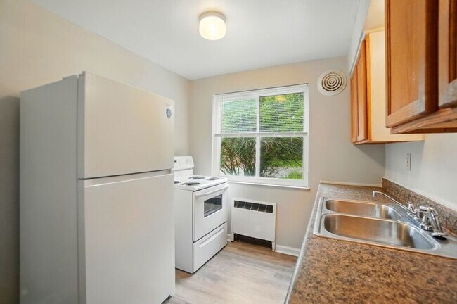 Building Photo - 3926 E Gatewood Ln