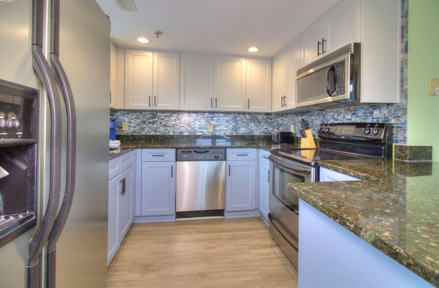 Building Photo - 4314 S Ocean Blvd