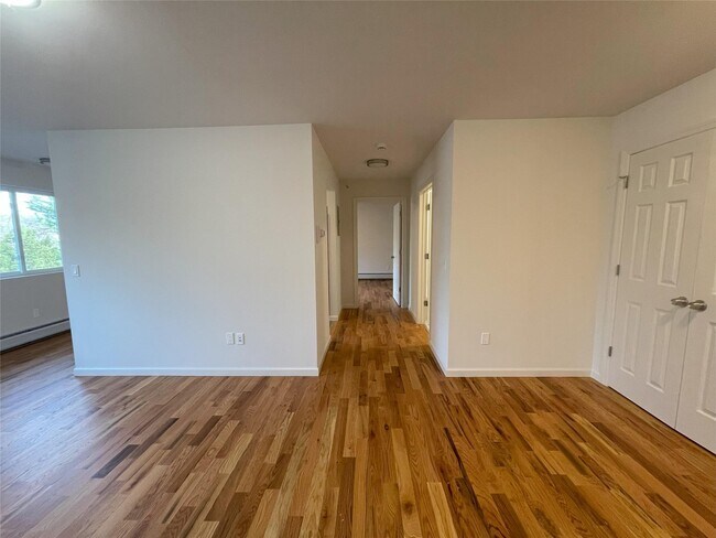 Building Photo - 3 Woods End Cir