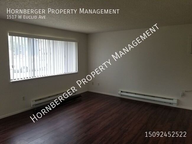 Building Photo - 2 Bed 1 Bath Duplex in North Spokane!!