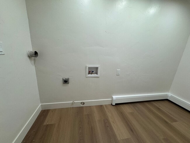 Building Photo - 210 W 1100 N